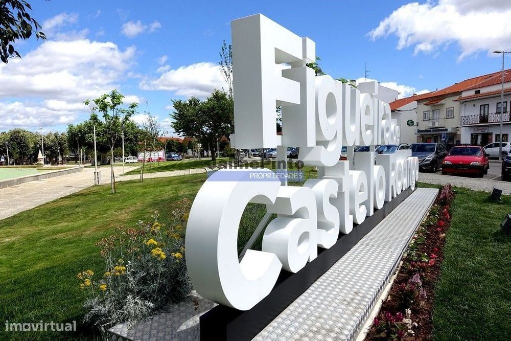 EDIFÍCIO ANTIGO, um só PISO, ampla LOCALIZAÇÃO. Portugal, Figueira ...