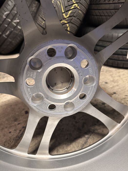 Koła zimowe Demo Audi R8 Dwie szerokosci