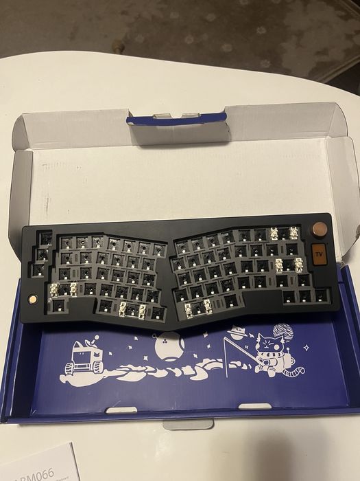 Ергономічна механічна клавіатура CIDOO ABM066