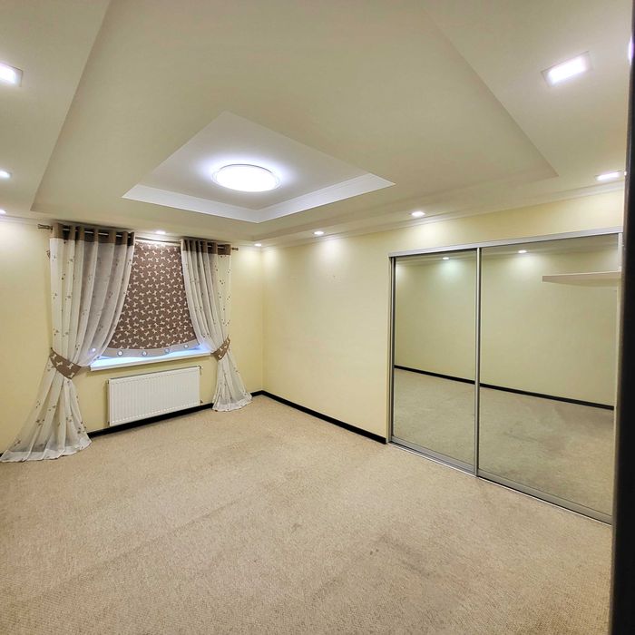 Продаж СУЧАСНОГО будинку з ЦОКОЛЬНИМ  поверхом вул. Солідарності ТОРГ