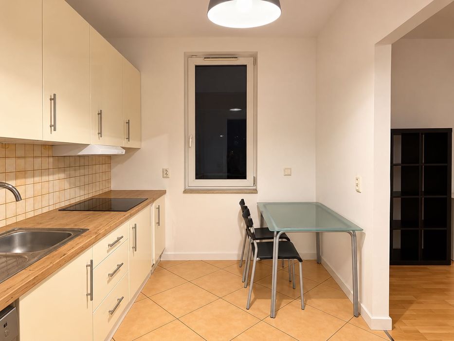 3 pokoje | Balkon 16m2  | Komórka  | Wanna | Metro