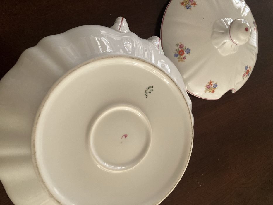 Terrina Vista Alegre, com tampa -como NOVA