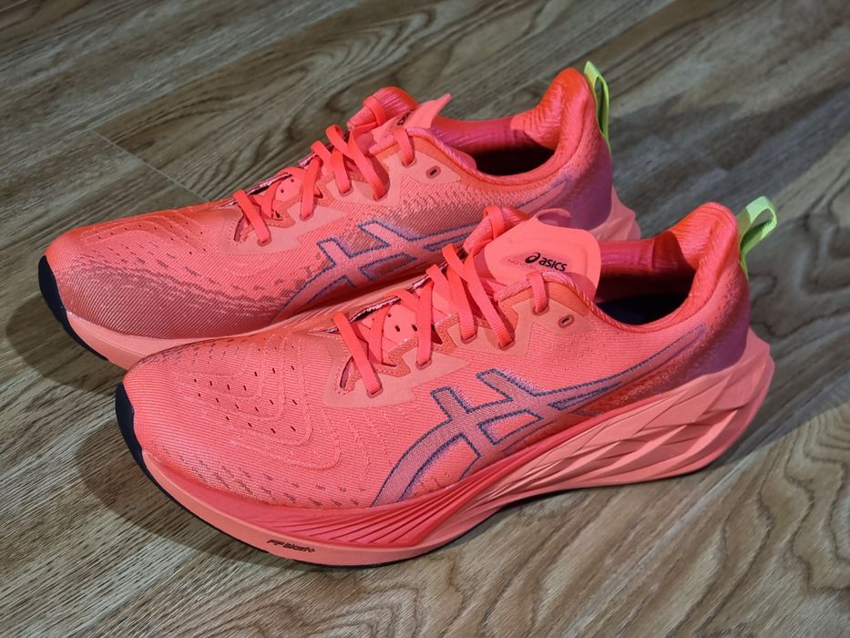 Оригінал 100% чоловічі кросівки asics novablast 4  eur 50.5