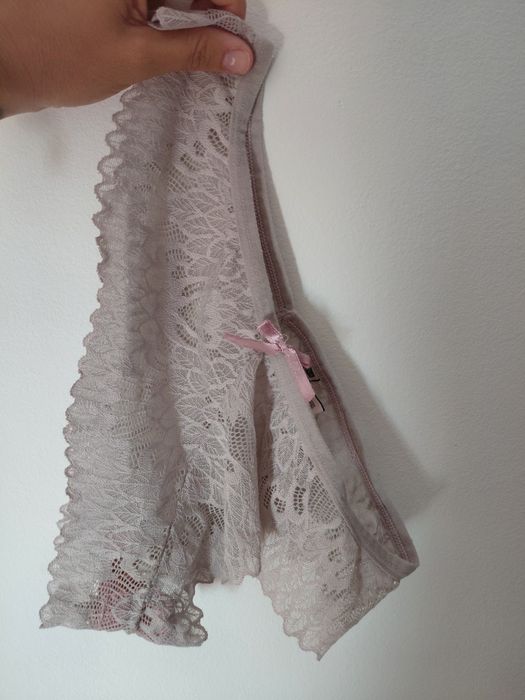 Cuecas rosa renda