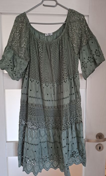 Sukienka koronkowa oversize