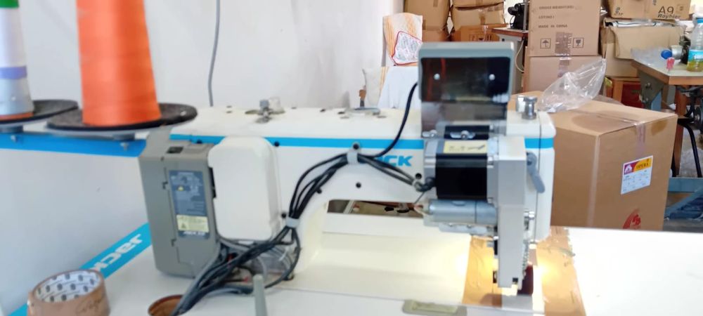 Máquina de costura Jack