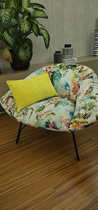 Poltrona para sala/ quarto.