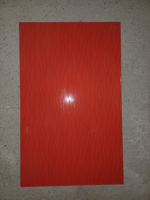 Piękne czerwone kafelki 40 x25 cm