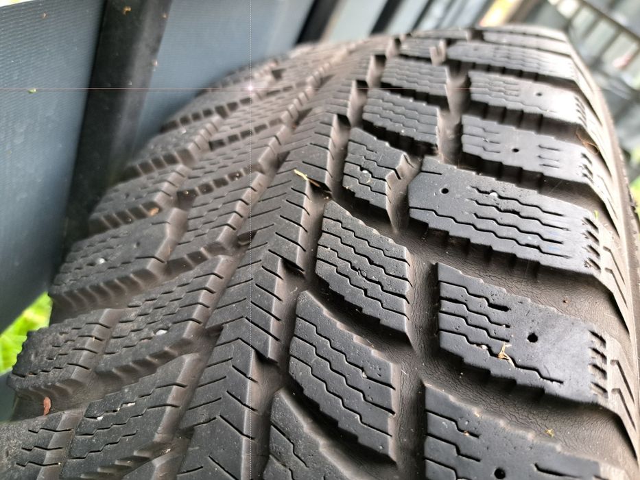 Alufelgi DEZENT 16 5x114, 3 Czarne Opony Zimowe 8mm 215 55
Opony Zimow