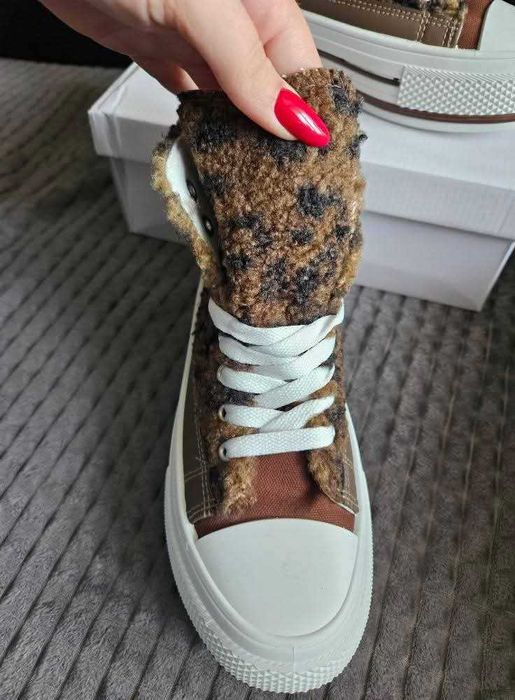 Nowe trampki panterka