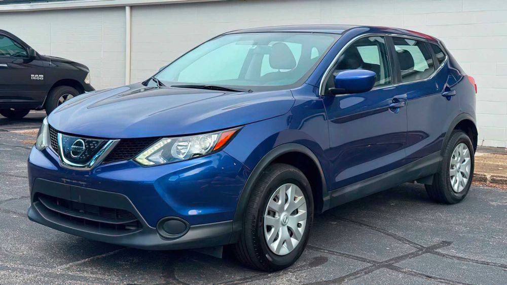 Nissan Rogue Sport      2018