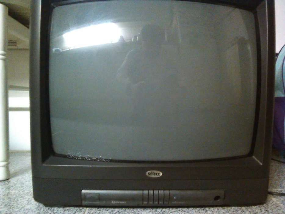 Tv Seleco Avariada para desocupar