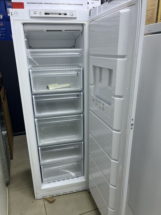 Морозильна камера Siemens FD8805