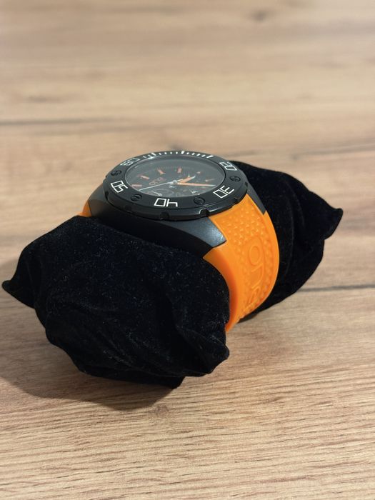 Relógio One Pantone