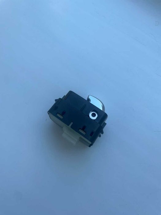 Блок кнопки відкриття багажника з салону Mercedes W205 W213 X253 W222