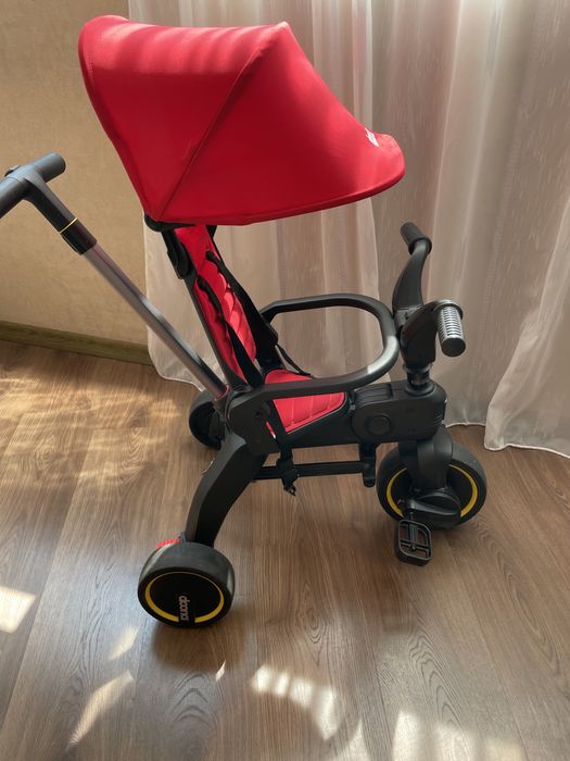 Doona Liki Trike red Триколісний складний велосипед