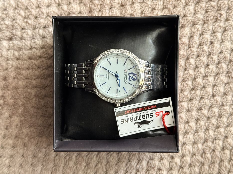 Годинник жіночий з камінчиками