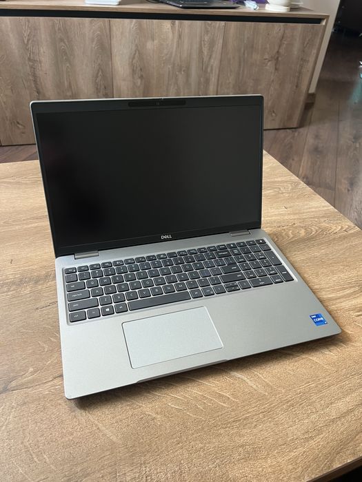 Dell 5520 i7 1165G7 8/256 1920x1080 ips