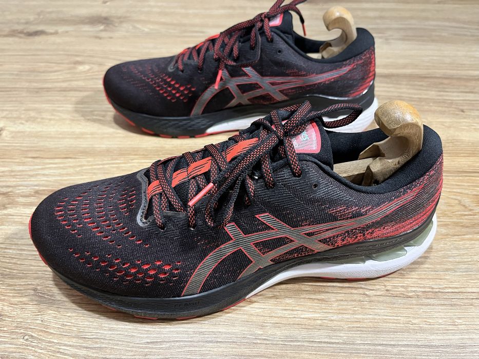 чоловічі кросівки ASICS Gel-Kayano 28 Нові. Розмір 46(29 см.)
