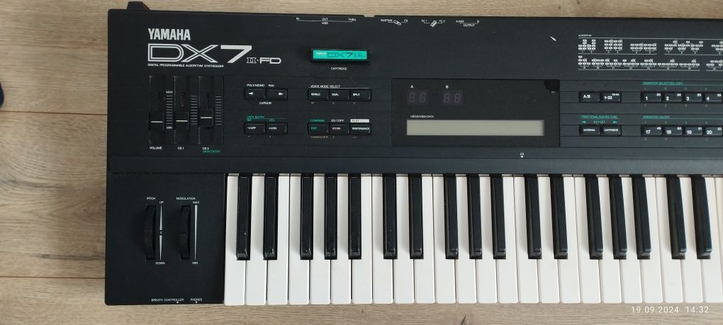 Syntezator Yamaha DX7 Zubrzyca Górna • OLX.pl
