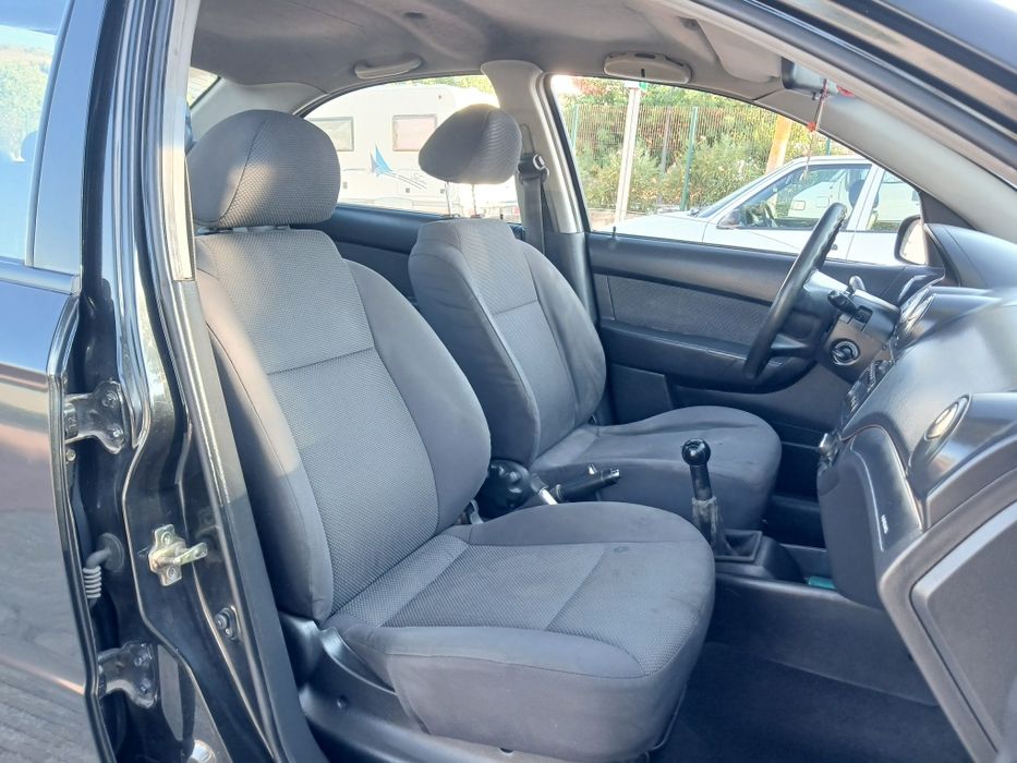 Oportunidade chevrolet Aveo 1.2 gasolina