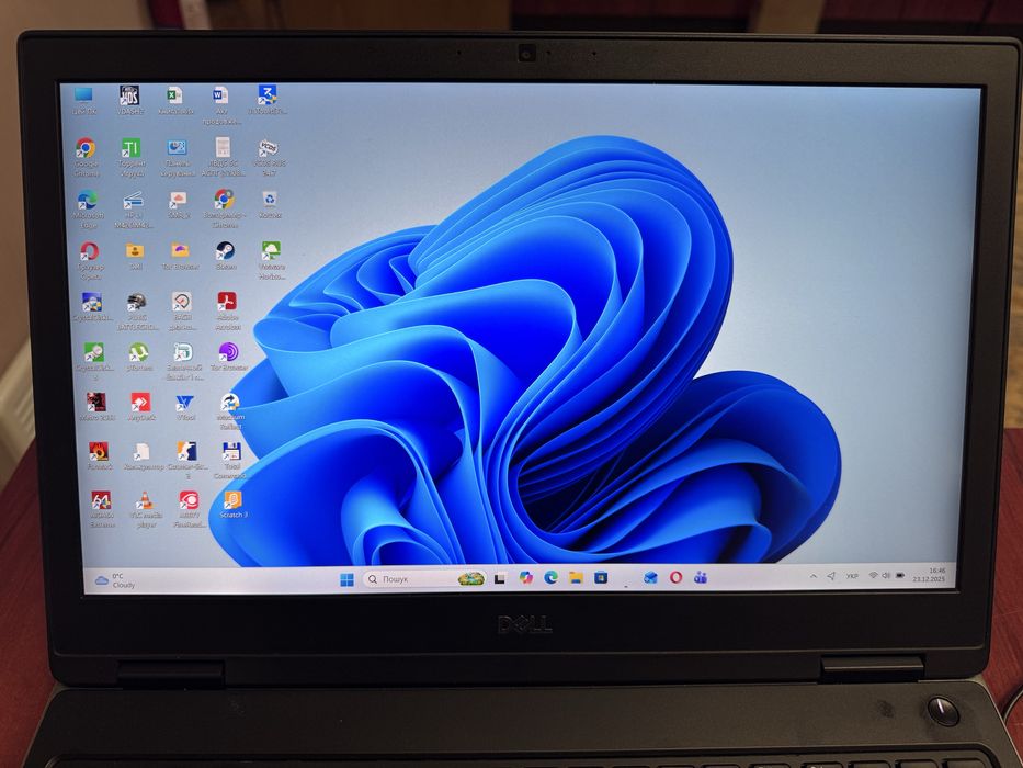 Dell precision 7530 15.6 4k  core i7 1TB