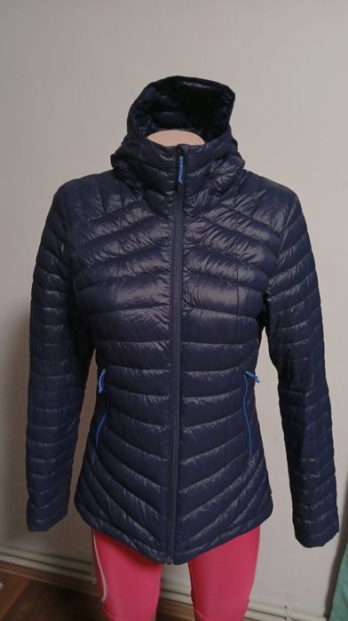 Жіночий пуховик куртка Quechua Veste Trek 900. Розмір М