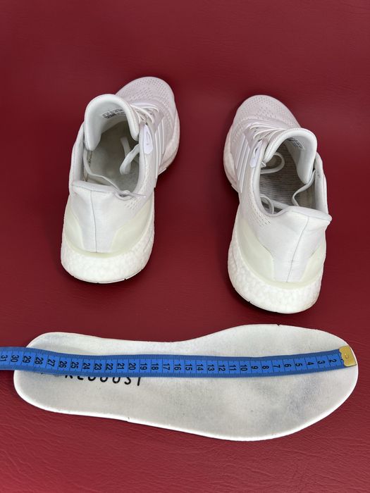 Кросівки 45.5р. Adidas Pureboost 23