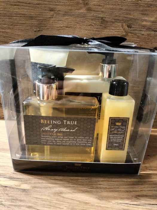 Zestaw Beeing True zestaw luksusowych kosmetyków