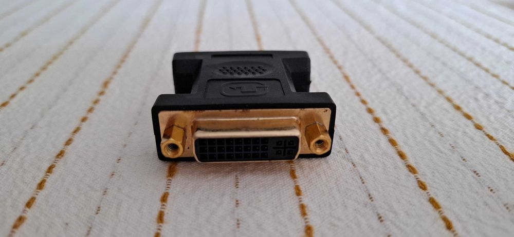 Adaptador Cabletime DVI-I dual-link (fêmea) para VGA (macho)