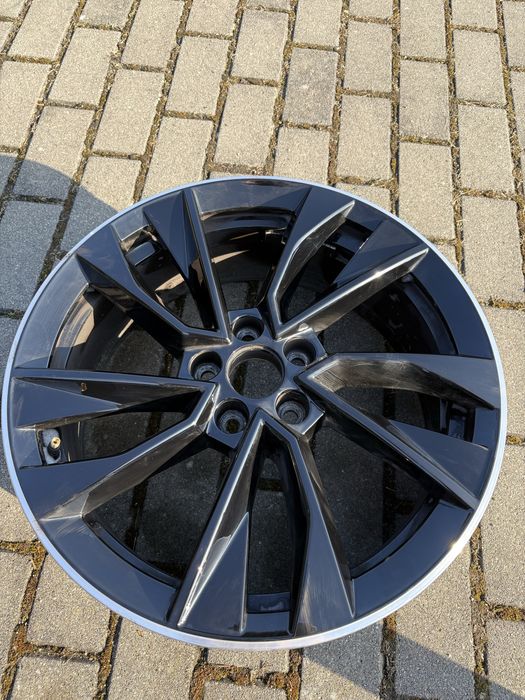 Oryginalne felgi 17” cali Skoda Kamiq Scala 5x100 6.5J VW Audi seat