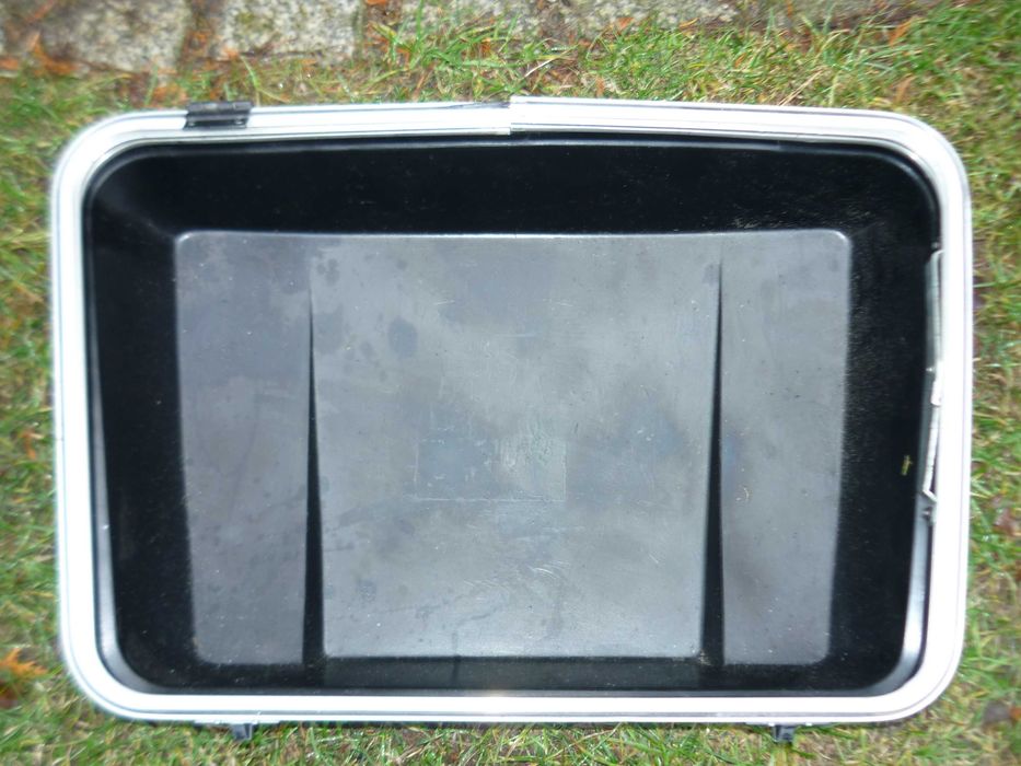 Pokrywy kufrów bocznych Kawasaki GTR 1000.