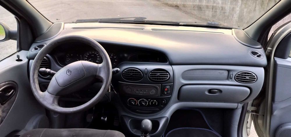Renault Scenic 1.4i - 1999