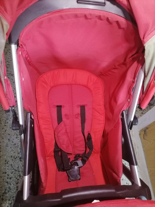 Carrinho de gémeos com 1 ovo