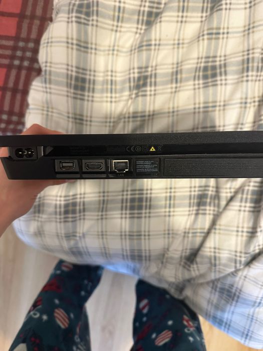 Ps4 preta bom estado