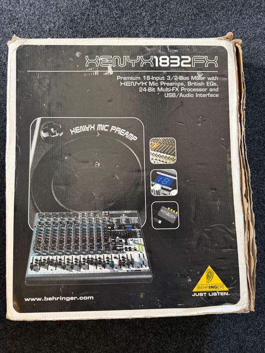Mesa de Mistura Behringer Xenyx 1832FX + Case Thomann + Caixa Original