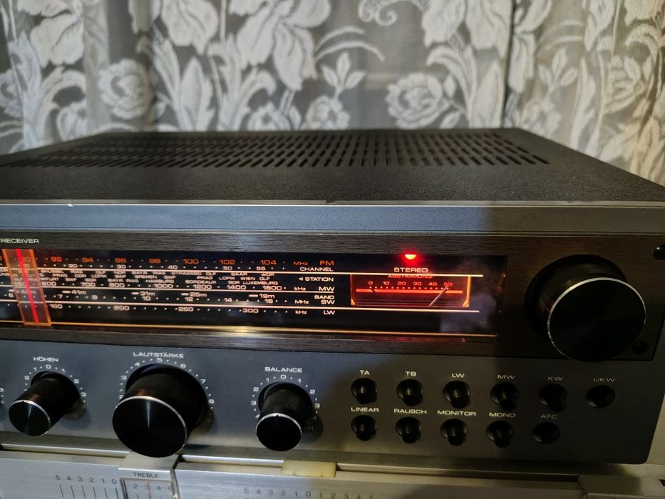 Пропоную чудовий вінтажний ресивер Universum VT 23016M 1974 року