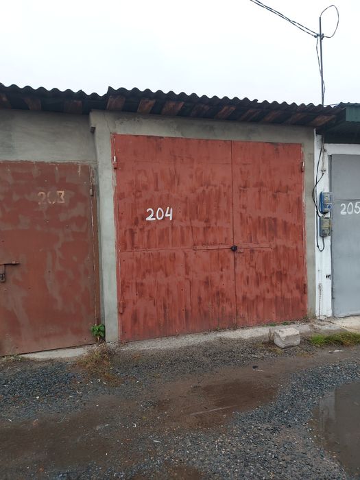Продам гараж м.Рівне вул.Дворецька 129б