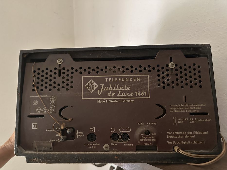 rádio antigo Telefunken “Jubilate de Lux