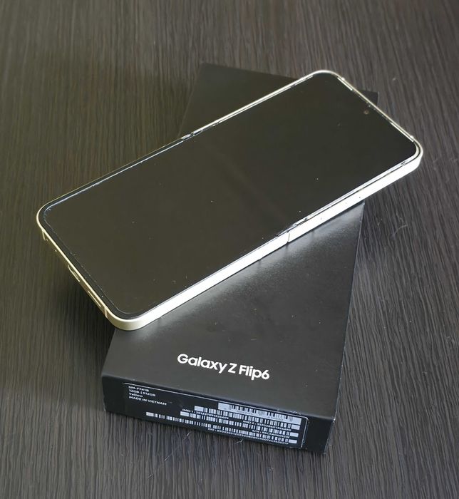 Samsung Galaxy Z Flip 6