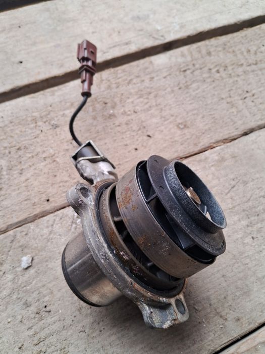 ПОМПА,ВОДЯНОЙ НАСОС.Шкода,фольксваген,сиат..1.6 Дизель