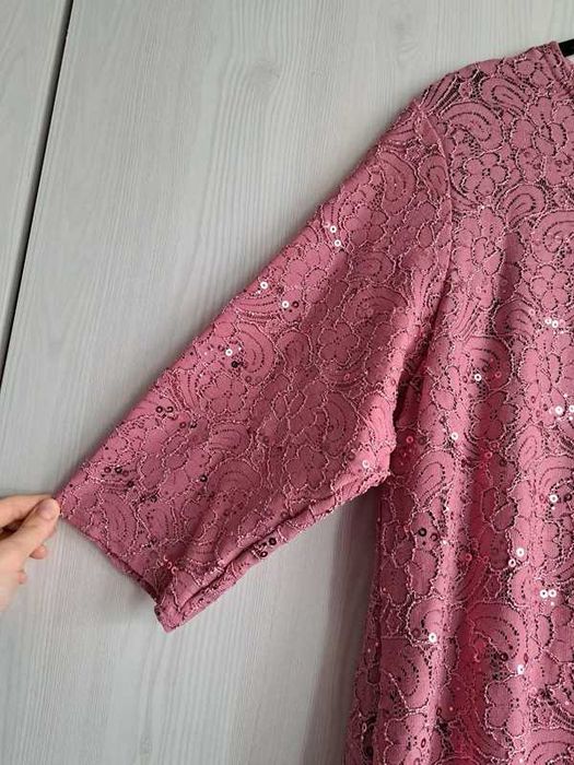 Krótka sukienka błyszczącą koronkowa 48 4XL
