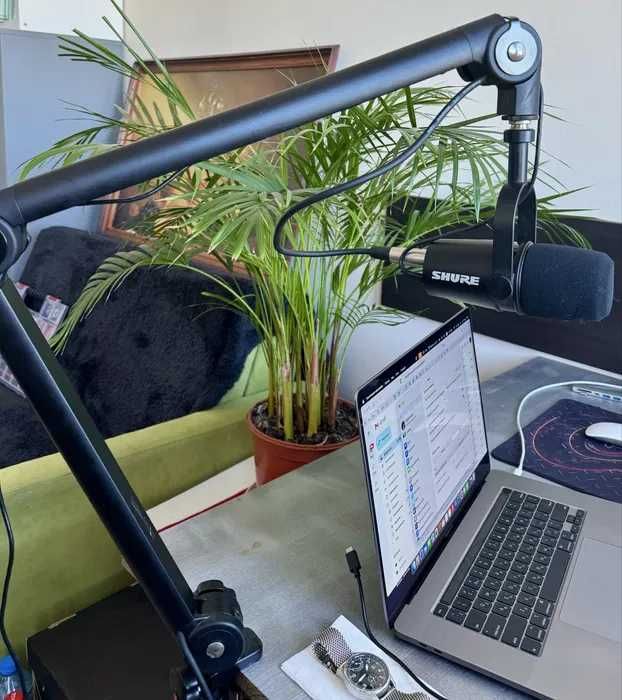 Shure MV7K podcast KIT- Mikrofon dynamiczny do podcastów + Statyw