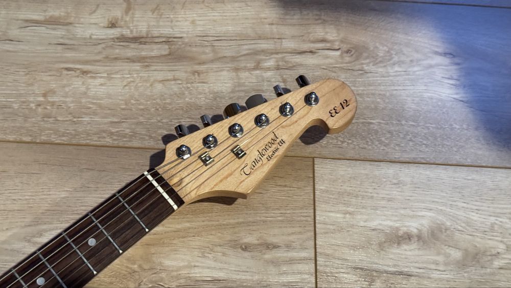 Dziecięca Gitara Elektryczna Tanglewood EE 12 Czarna Stratocaster BDB