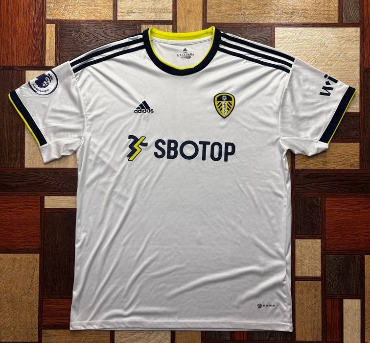 Футбольні футболки