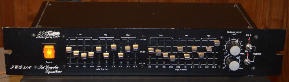 McGee Amplifier Equalizer graficzny 2x 10 zakresowy