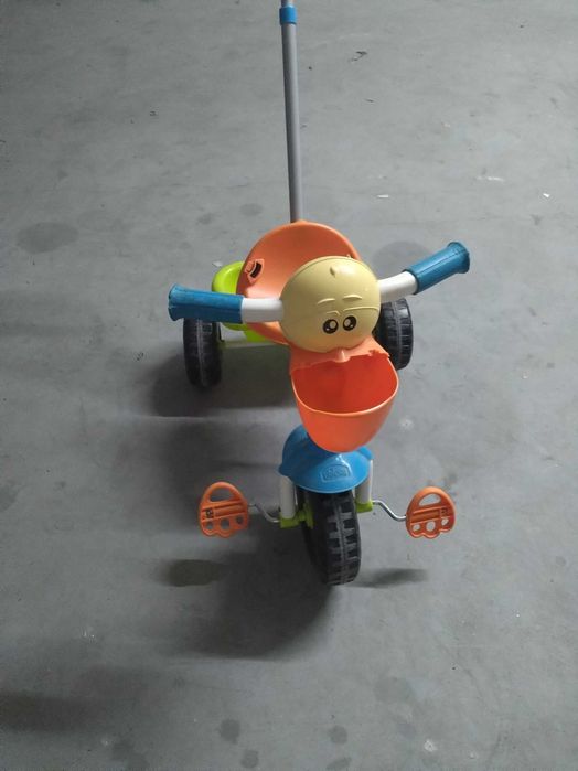 Triciclo Chicco bom