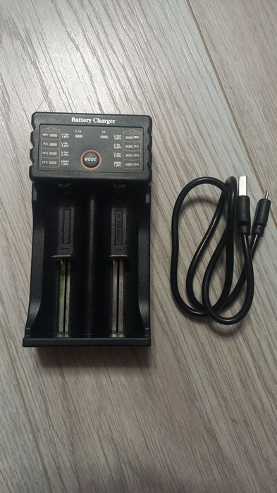 Зарядний пристрій для акумуляторів АА, ААА, 18650 та ін. li-ion, ni-mh