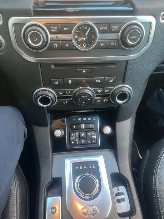Land Rover Discovery SD V6 HSE