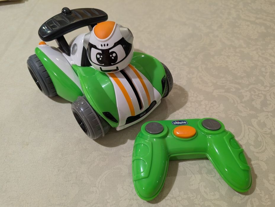 Carro / Robot Chicco telecomandado